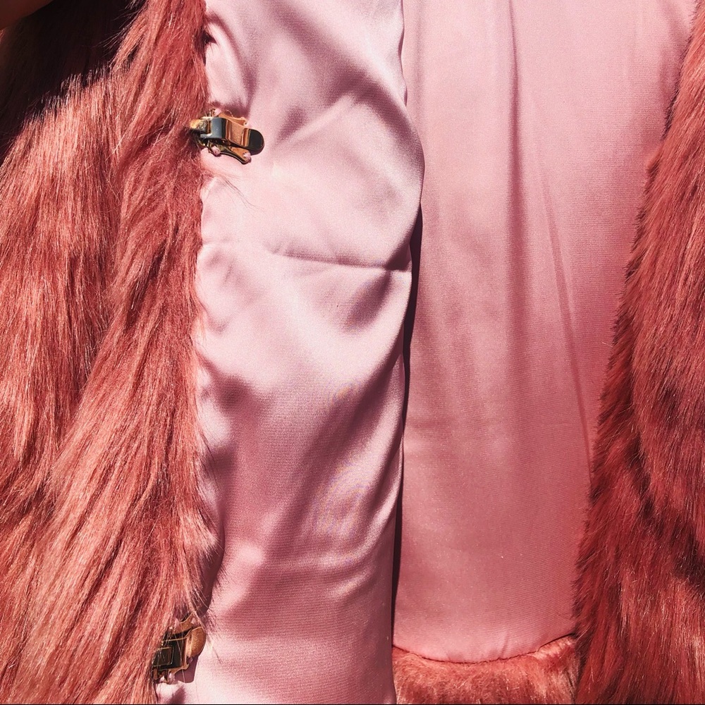 House Of CB Kenya Rose Mauve Faux Fur Jacket - Picture 5 of 8